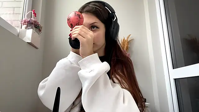 Nayra flash online show from October 10, 1:21 pm