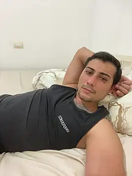 gooddboy01 online show from April 2, 4:04 pm