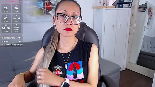 alexia james  online show from April 14, 8:37 pm