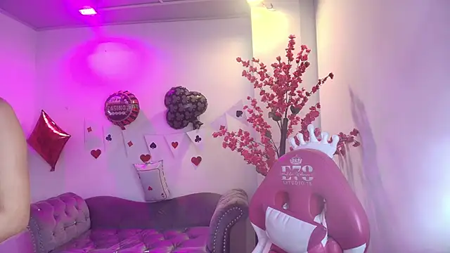 Snapshot of Summer_miller chatting on February 12, 11:38 am Summer miller online show from February 12, 11:38 am