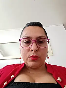 pilar 11-84 online show from October 6, 7:00 pm