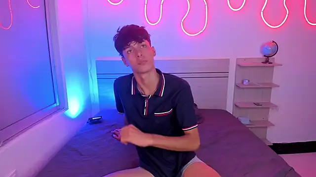 luccas ferreira online show from November 15, 7:10 pm