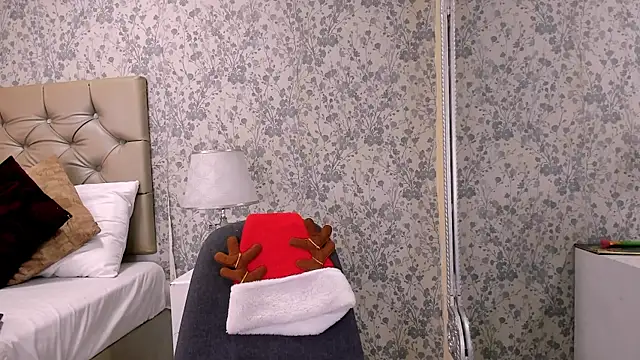 Clohe Bell online show from January 8, 1:24 pm