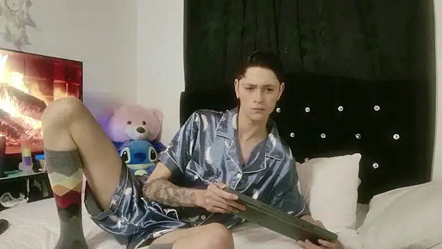 Tyler cat online show from October 18, 12:39 pm