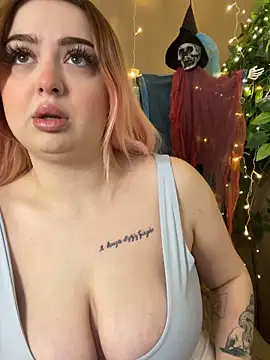 KellyMoors online show from November 6, 1:39 am