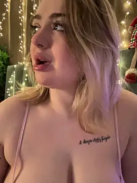 KellyMoors online show from December 19, 1:45 am