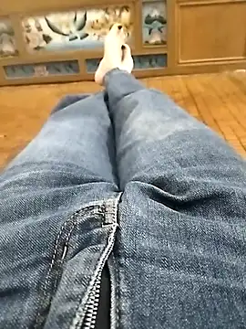 Snapshot of Lili_2love chatting on October 13, 12:54 am Lili 2love online show from October 13, 12:54 am