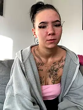 YoungZoexx online show from October 9, 7:28 am