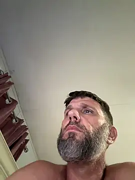 Snapshot of beastmaster504 chatting on October 4, 3:26 am beastmaster504 online show from October 4, 3:26 am