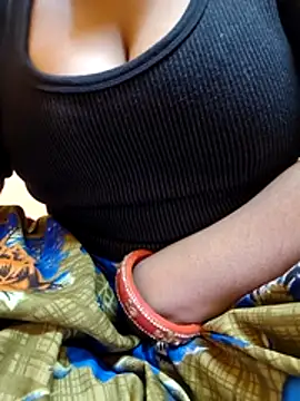 Snapshot of Loveishq1 chatting on December 17, 9:15 am Loveishq1 online show from December 17, 9:15 am