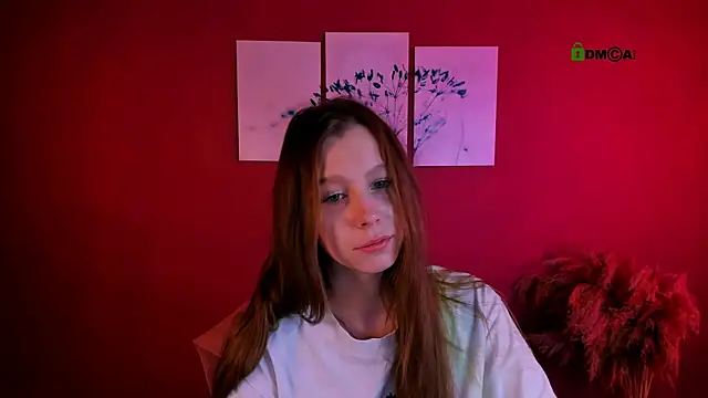 esme moore  online show from November 18, 9:03 am