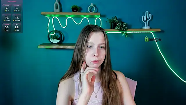 esme moore  online show from November 23, 9:42 am