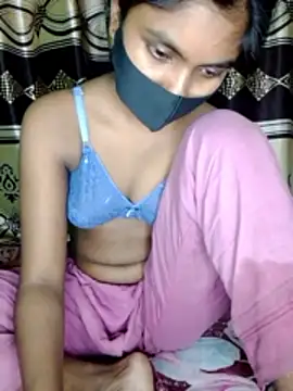 Snapshot of hottywife-03 chatting on May 6, 2:00 pm hottywife-03 online show from May 6, 2:00 pm