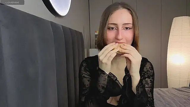 Snapshot of Dark_Project chatting on February 11, 7:24 am Dark Project online show from February 11, 7:24 am