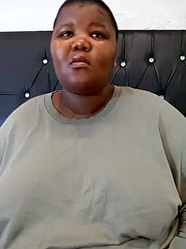 Snapshot of LadyBear2002 chatting on February 3, 8:30 am LadyBear2002 online show from February 3, 8:30 am