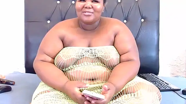 LadyBear2002 online show from April 8, 5:46 pm