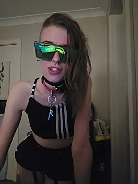 lonely Cosplay chick online show from December 14, 12:10 pm