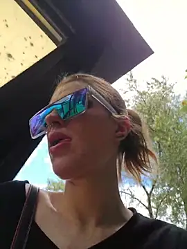 lonely Cosplay chick online show from December 21, 12:40 am