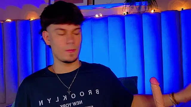 LiamThunder05  online show from November 3, 3:08 am