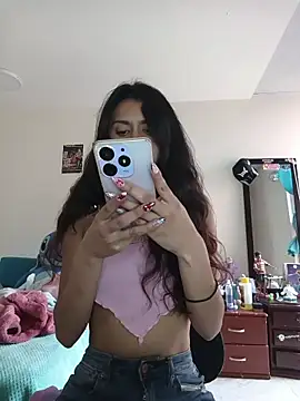 caramel doll   online show from November 10, 6:18 pm