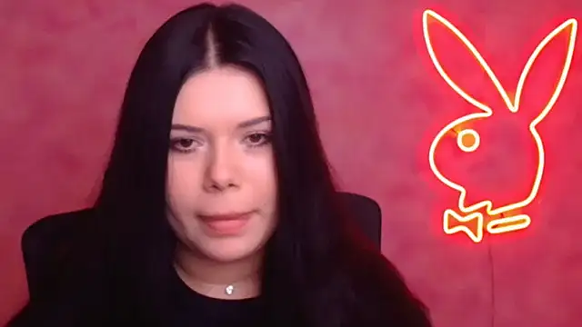 Mona Esty online show from December 5, 6:37 pm