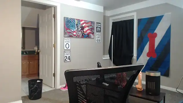 Snapshot of Michigan9000 chatting on March 7, 4:20 am Michigan9000 online show from March 7, 4:20 am