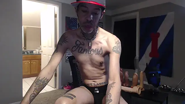 Snapshot of Michigan9000 chatting on March 13, 1:56 am Michigan9000 online show from March 13, 1:56 am