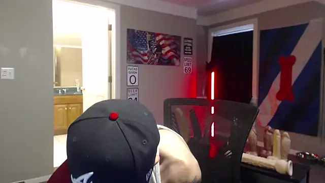 Snapshot of Michigan9000 chatting on March 31, 10:43 pm Michigan9000 online show from March 31, 10:43 pm