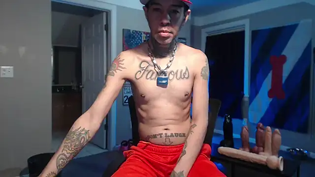 Snapshot of Michigan9000 chatting on April 3, 1:03 am Michigan9000 online show from April 3, 1:03 am