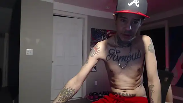 Snapshot of Michigan9000 chatting on April 9, 1:27 am Michigan9000 online show from April 9, 1:27 am