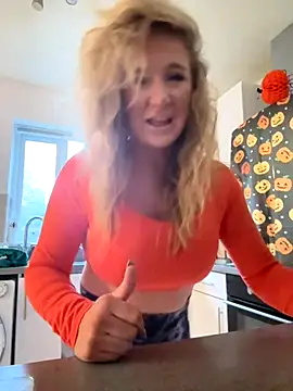 MimiMaee online show from October 23, 8:24 am