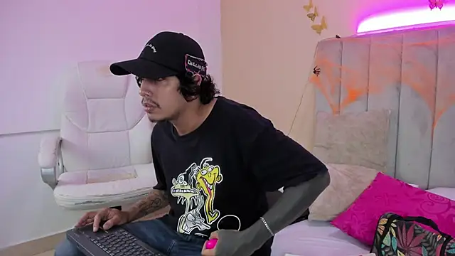 Snapshot of Kaoz_23_ chatting on October 8, 12:52 am Kaoz 23 online show from October 8, 12:52 am