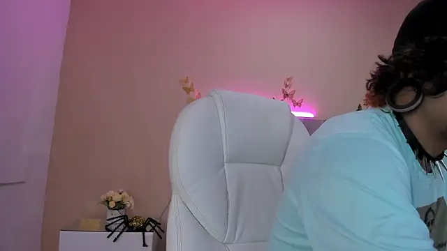 Snapshot of Kaoz_23_ chatting on October 19, 1:01 pm Kaoz 23 online show from October 19, 1:01 pm