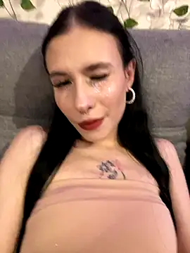 Kisa-Lisa  online show from October 31, 8:21 pm