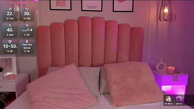 mara swan  online show from November 13, 7:13 pm