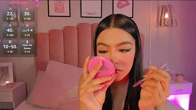 mara swan  online show from November 14, 7:12 pm