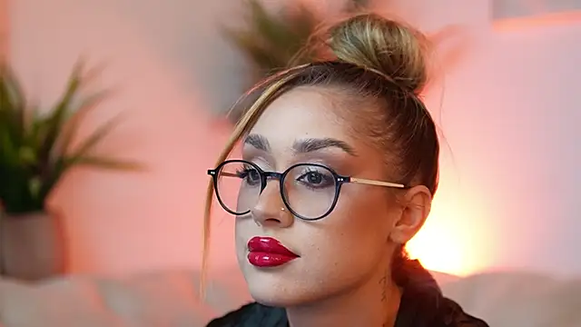 AileenKiss online show from October 20, 6:41 pm