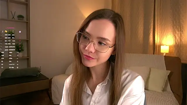 SweetSaraPie online show from April 8, 7:03 pm