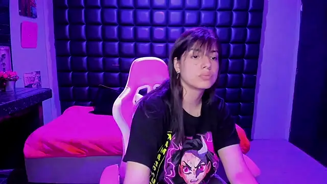 Violetta Swett  online show from December 1, 12:32 pm