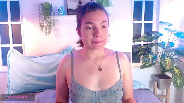 Viollet C online show from October 12, 1:37 am