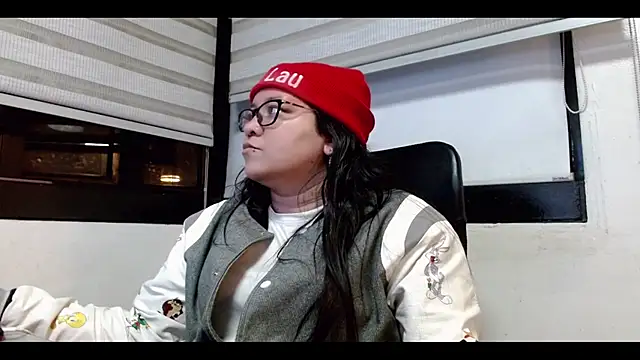 Xander Taylor  online show from October 25, 4:20 am