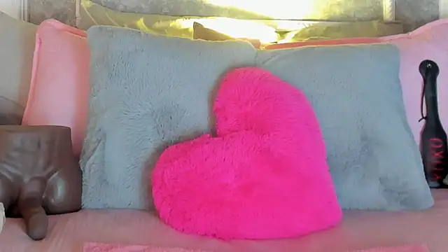 Snapshot of _victoriaa__lois chatting on October 22, 8:30 pm victoriaa lois online show from October 22, 8:30 pm