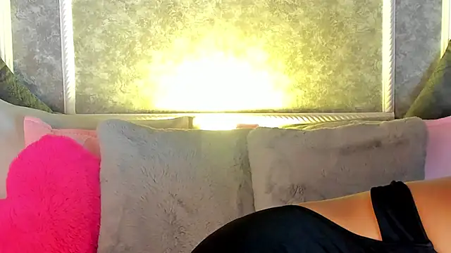 Snapshot of _victoriaa__lois chatting on November 24, 9:14 pm victoriaa lois online show from November 24, 9:14 pm