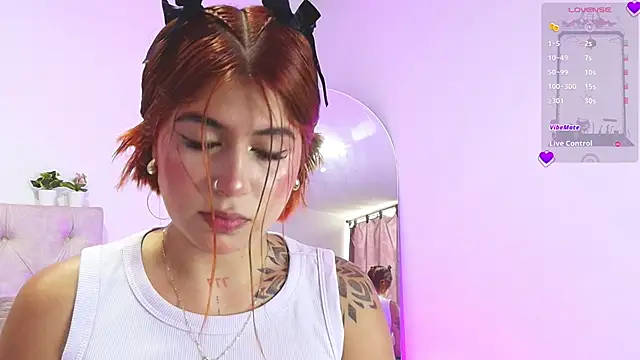 Snapshot of SoofiKiss chatting on February 19, 7:54 pm SoofiKiss online show from February 19, 7:54 pm