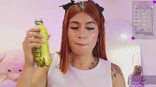 Snapshot of SoofiKiss chatting on March 3, 8:26 pm SoofiKiss online show from March 3, 8:26 pm