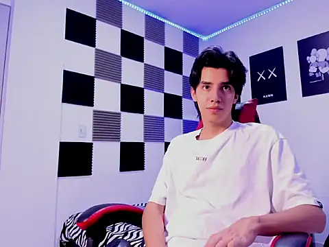 Snapshot of jeycobb chatting on October 31, 11:55 am jeycobb online show from October 31, 11:55 am