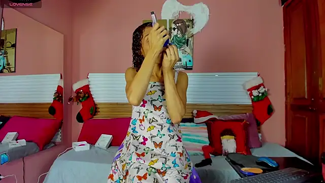 Snapshot of Tiffannydoll99 chatting on November 28, 1:47 pm Tiffannydoll99 online show from November 28, 1:47 pm