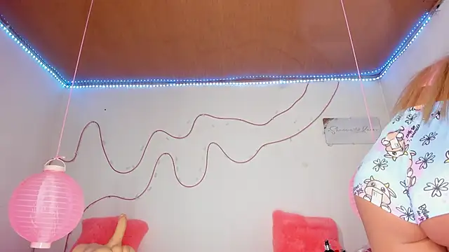 Snapshot of shannon_kinne_ chatting on November 5, 1:22 pm shannon kinne online show from November 5, 1:22 pm