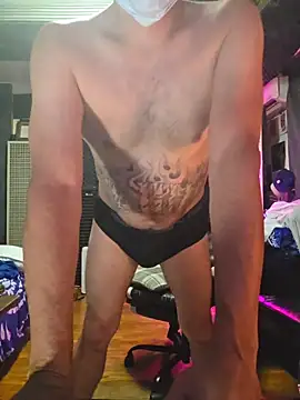 Snapshot of sloppypapi chatting on November 10, 7:35 pm sloppypapi online show from November 10, 7:35 pm