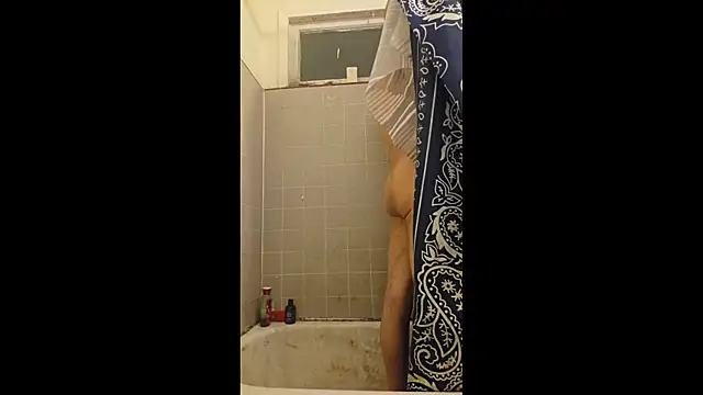 Snapshot of sloppypapi chatting on November 11, 11:21 am sloppypapi online show from November 11, 11:21 am